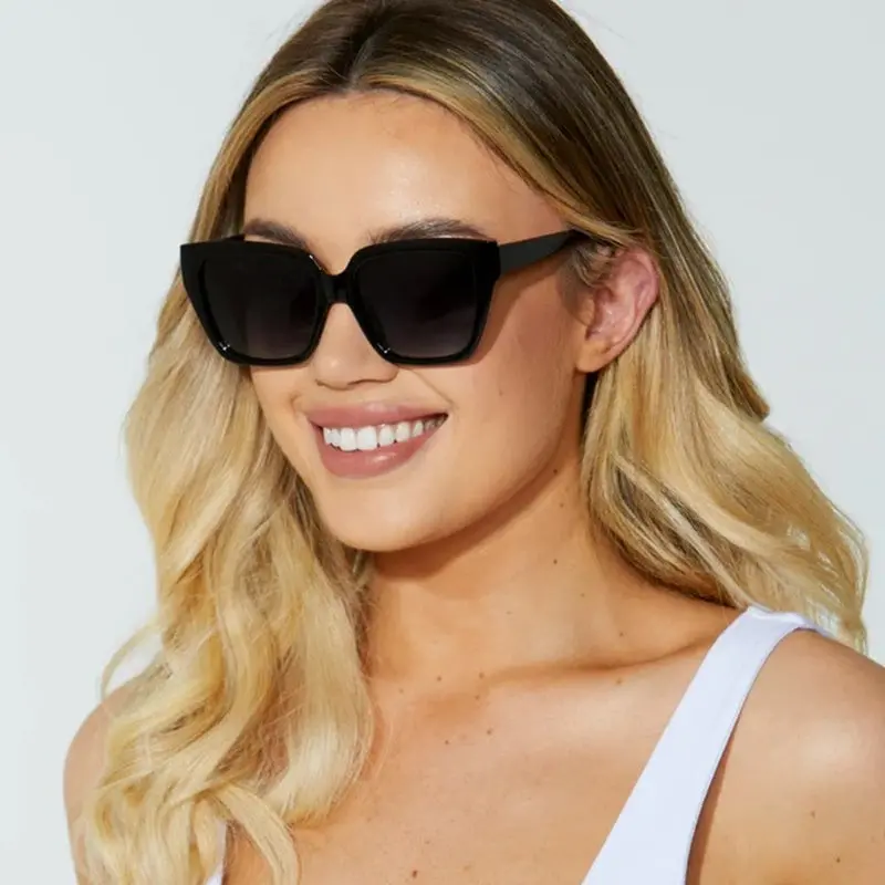 Sass - Dahlia Sunglasses - Black 1