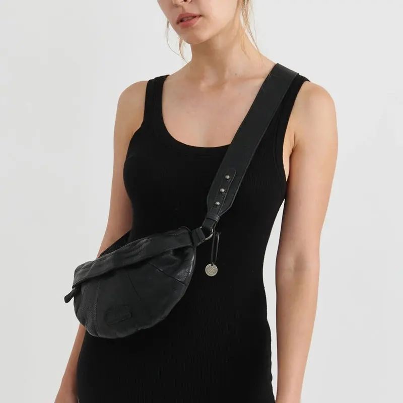 Stitch & Hide - St Kilda Sling Bag - Black 1