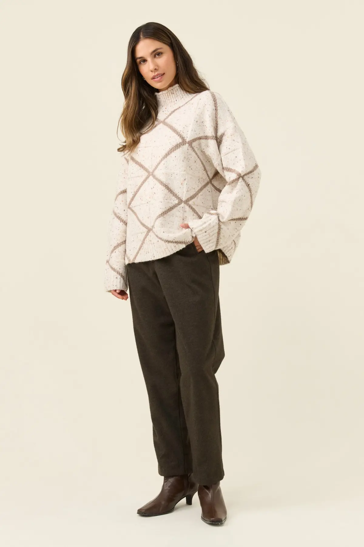 Isle Of Mine - Mckenna Diamond Jumper - Ivory 2