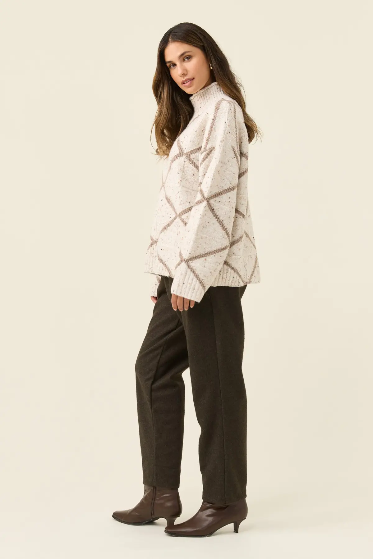 Isle Of Mine - Mckenna Diamond Jumper - Ivory 3