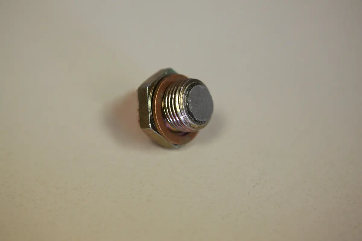 Magnetic Engine Oil Drain Plug 1