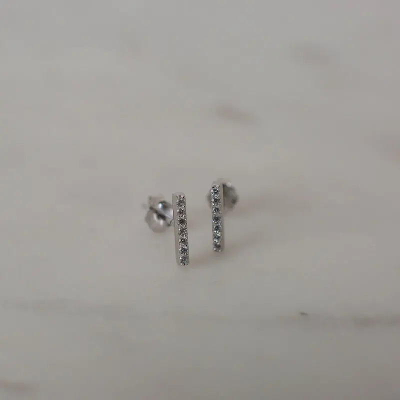 Sophie - Sparkle Bar Studs - Silver/Clear 1