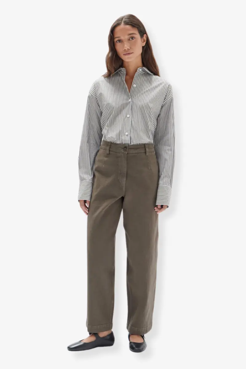 Assembly Label - Signature Poplin Shirt - Spruce/White 1