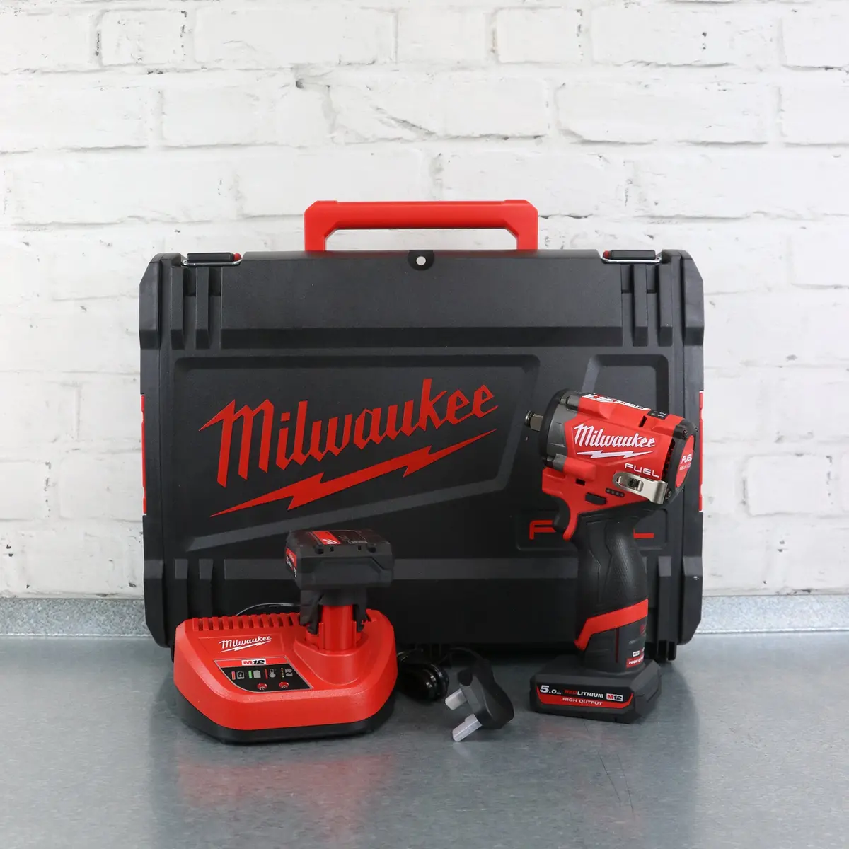 Milwaukee M12 Fciwf12g3-502X Fuel 1/2" Compact Impact Wrench With Friction Ring 1