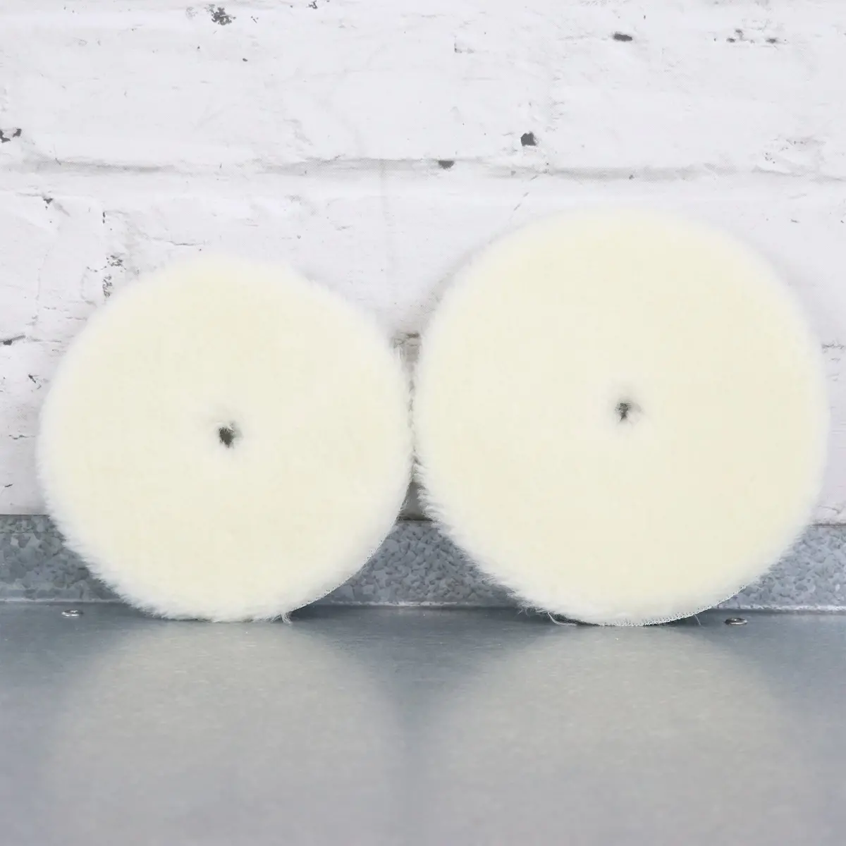 3M Perfect-It Random Orbital White Medium-Grade Wool Compounding Pad 1