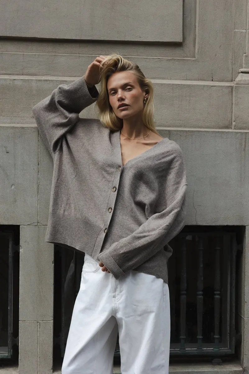 Sophie - Love Me Cardigan - Donkey 1