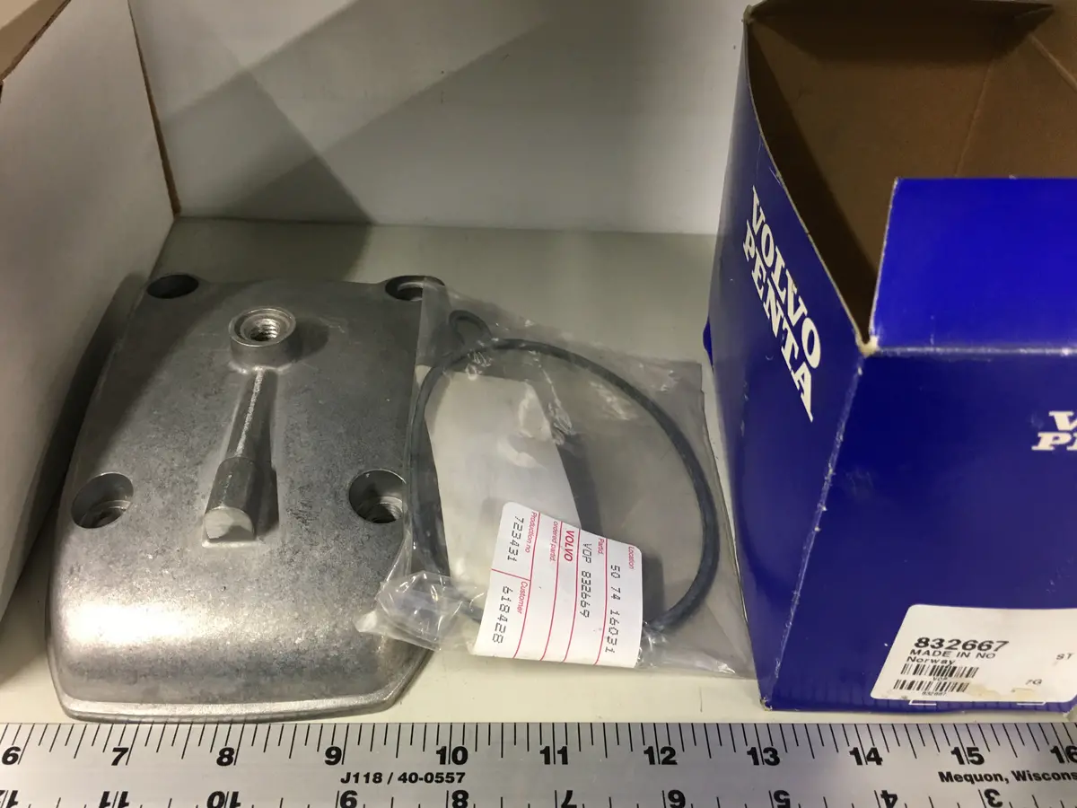 Volvo Penta Gear Housing Cover 832667 1