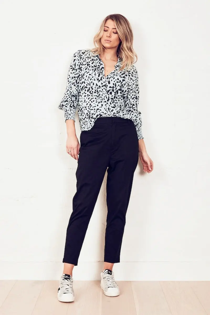 The Others - The Relaxed Animal Shirt - Dusty Blue 1