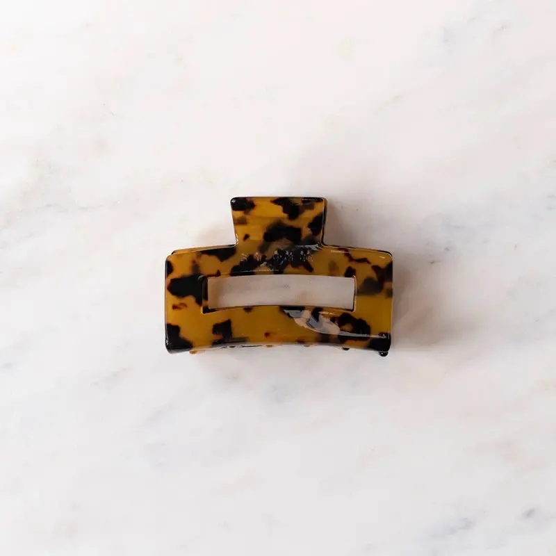 Sophie - Claw Clip Medium - Dark Tort 1