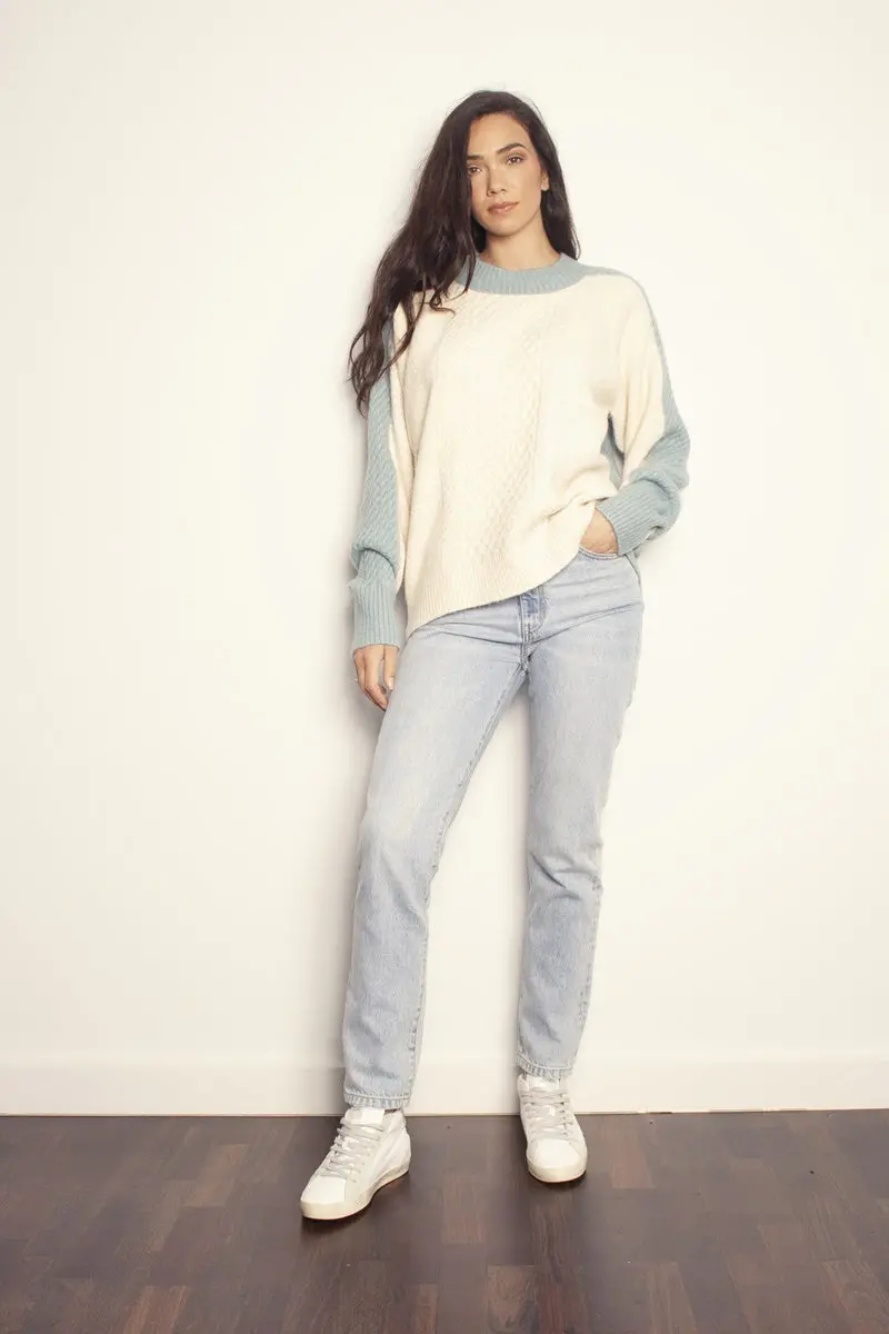 The Others - The Cable Knit - Bone With Moss Back 1