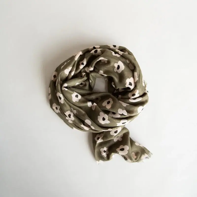 Sophie - Daisy Day Maxi Scarf 1