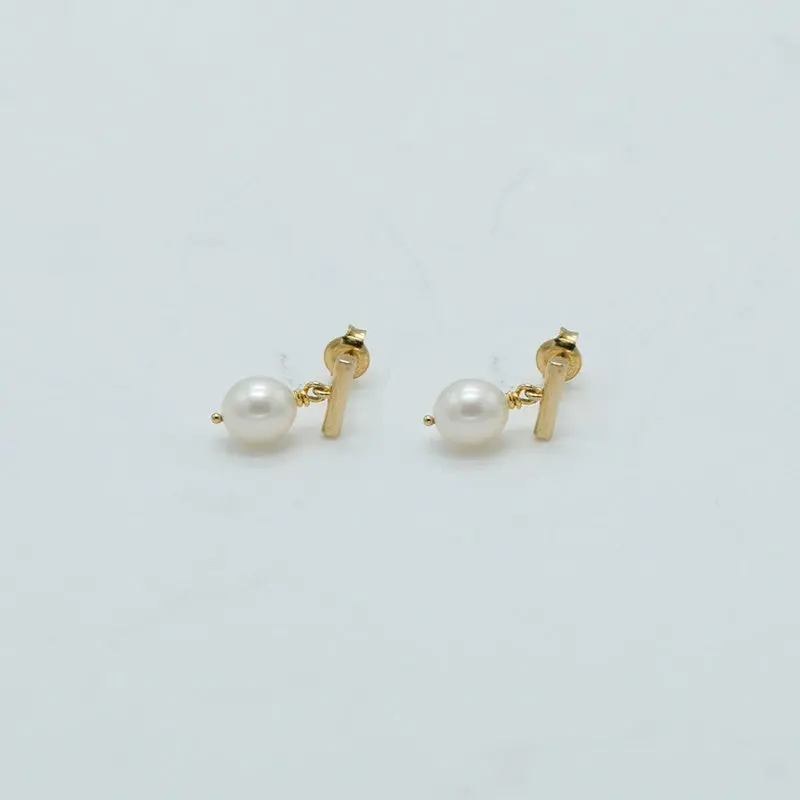 Sophie - Drop Pearl Stud - Gold Small 1