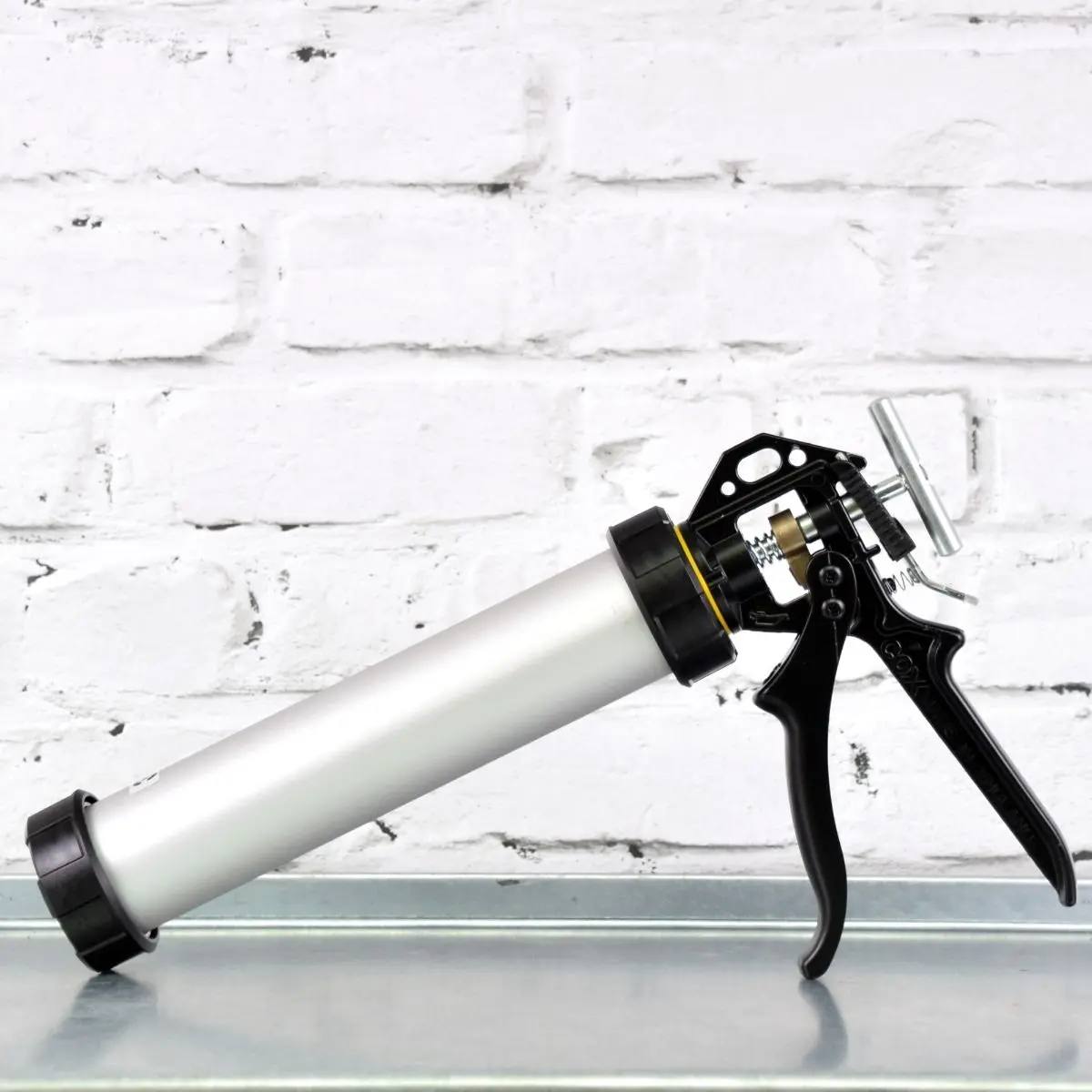 3M Heavy Duty Manual Gun For 320Ml Sachets 1