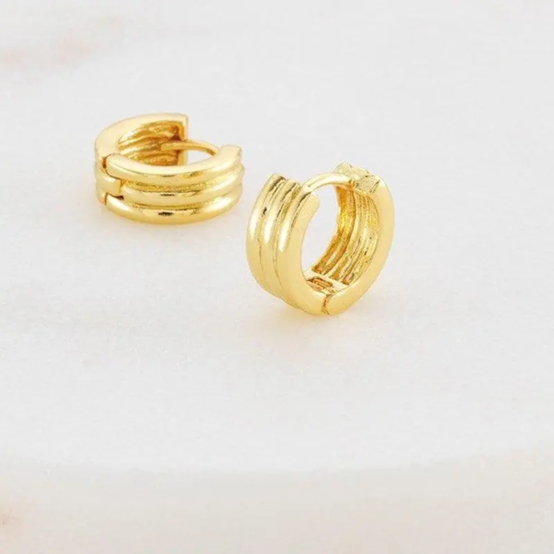 Zafino - Grace Huggie Earring - Gold 1